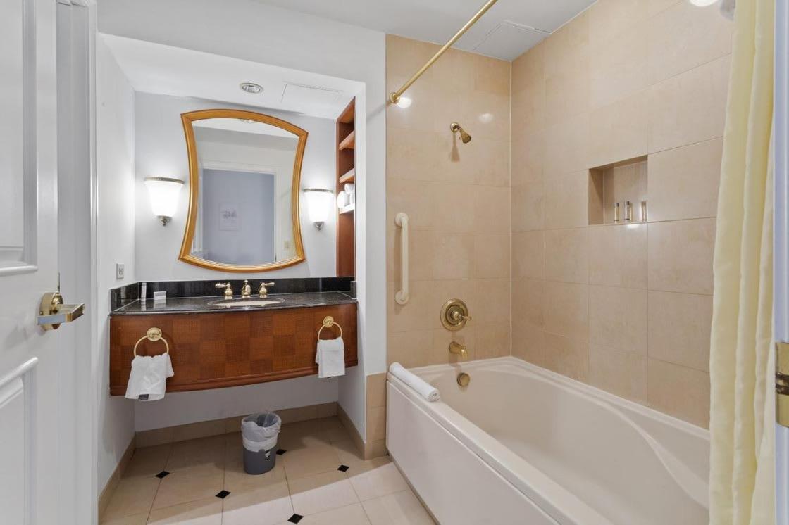Beachfront Double Queen - Cozysuites アトランティックシティー エクステリア 写真