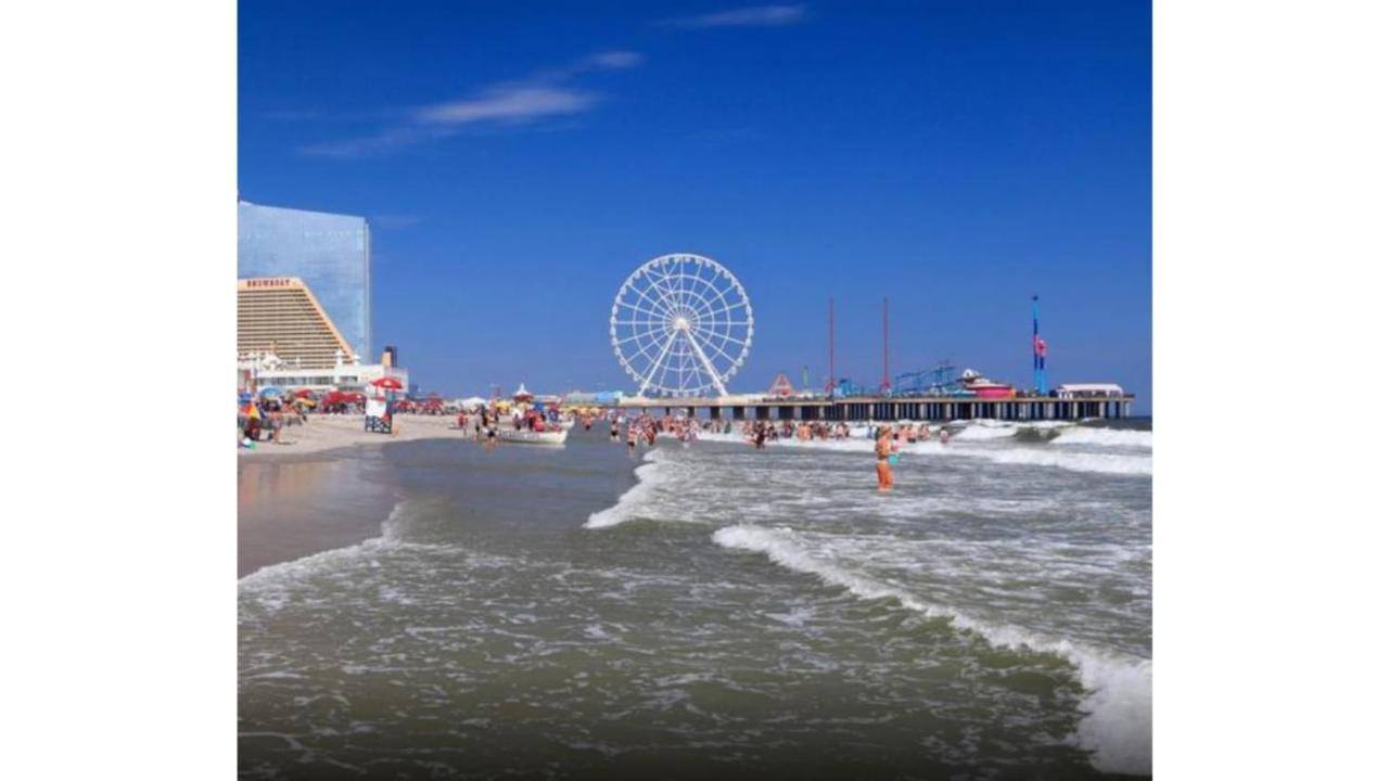 Beachfront Double Queen - Cozysuites アトランティックシティー エクステリア 写真